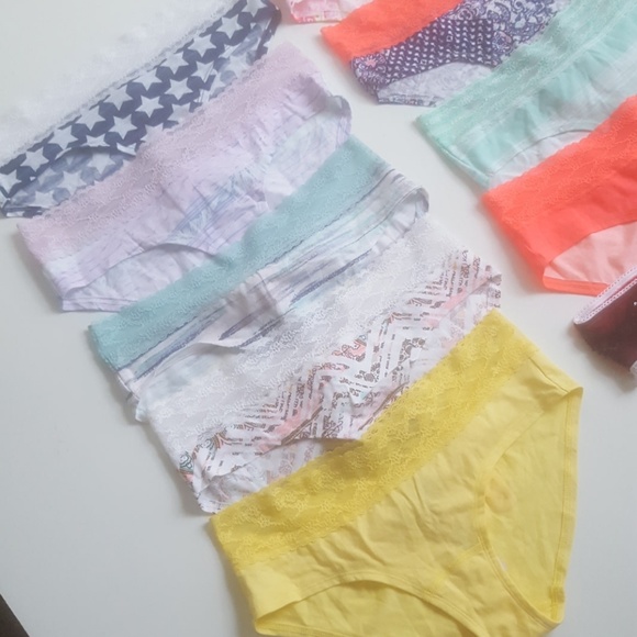 Victoria's secret (10)hiphugger panties sz MEDIUM - Picture 2 of 5